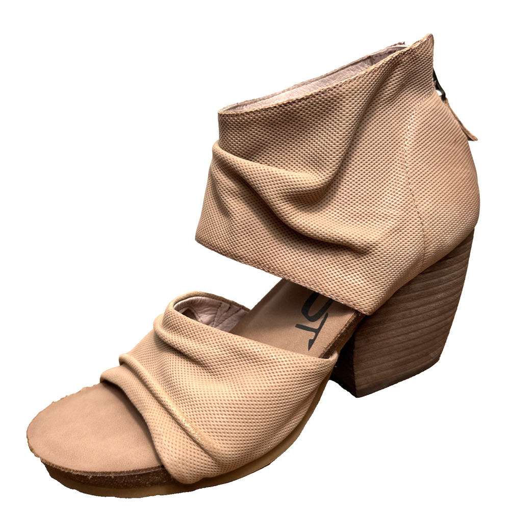 OTBT Patchouli Beige Tan Leather Heeled Sandal Sz 9.5 NWOB Slouchy Open Toe Shoe